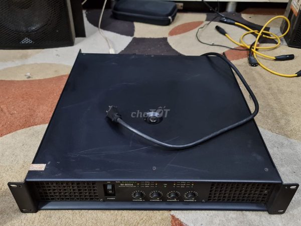AMPLIFIER M8004 - Image 1